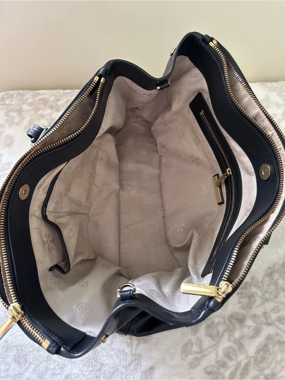 Tory Burch Robinson Double Zip Tote Black Saffiano Leather with Crossbody Strap